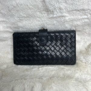 Bottega Veneta Black Intrecciato Wallet in wonderful condition